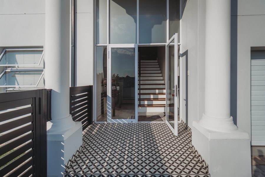 4 Bedroom Property for Sale in Kingswood Golf Estate Western Cape